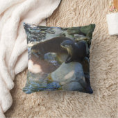 **「川の水に隠れて泳ぐカワウソ クッション (ブランケット)