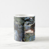 **「川の水に隠れて泳ぐカワウソ コーヒーマグカップ (中央)