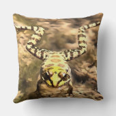 川の水のペンキに浸澄んされた泳ぐカエル クッション (裏面)