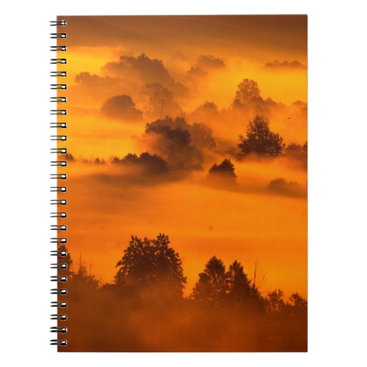 川の氾濫の明白な抽象的な上に朝の霧、任意 ノートブック (正面)