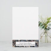 川の石のパーソナライズなデザイン 便箋 (スタンド正面)