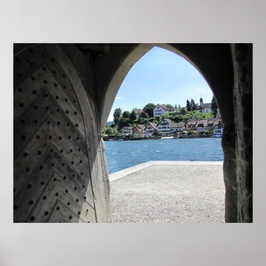 川への中世の扉 ポスター (正面)