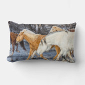 川を渡る馬 ランバークッション (正面)