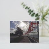 川沿いのカナダ国旗 ポストカード (スタンド正面)