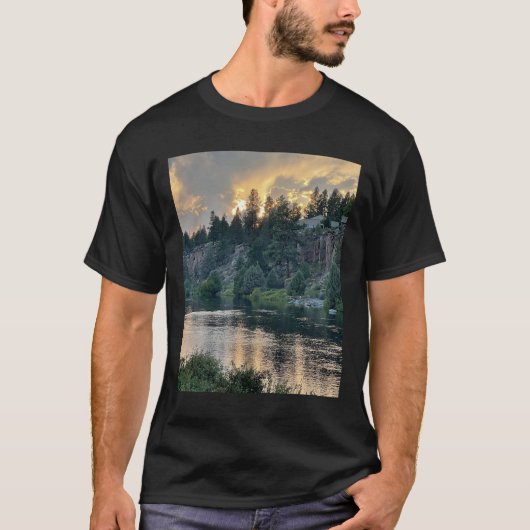 川面に映る夕焼け Tシャツ (正面)