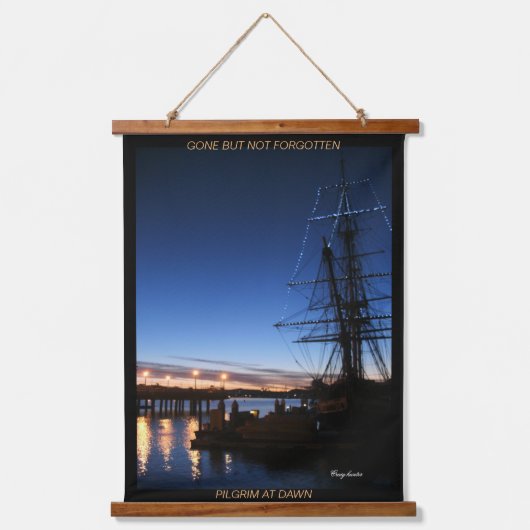 巡礼者ではなく忘れ行った 吊り下げ型タペストリー (正面)