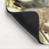 巣の上のメスのハミングバード マウスパッド (コーナー)