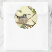 巣の上のメスのハミングバード ラウンドシール (バッグ)