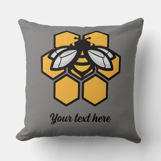 巣箱に入っている クッション (正面)