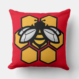 巣箱に入っている クッション