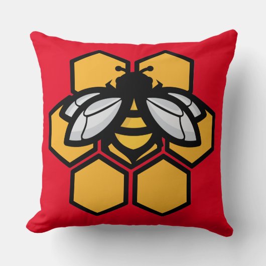 巣箱に入っている クッション (正面)