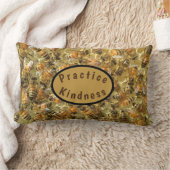 巣箱の中のミツバチ ランバークッション (ブランケット)