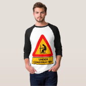 工事中グラフィックTシャツ – オフィス Tシャツ (正面フル)
