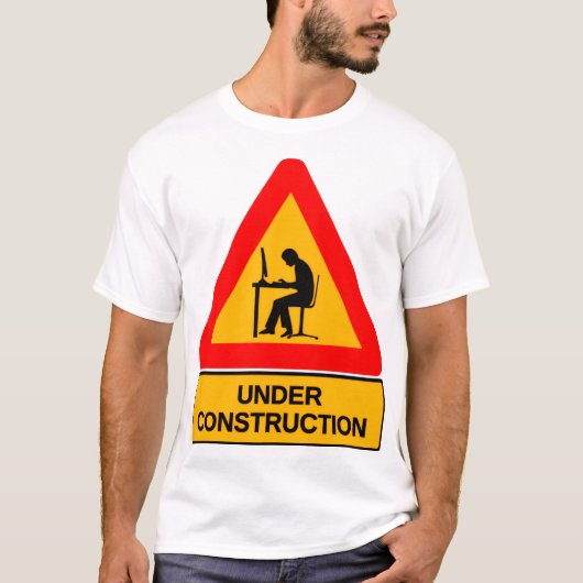 工事中グラフィックTシャツ – オフィス Tシャツ (正面)