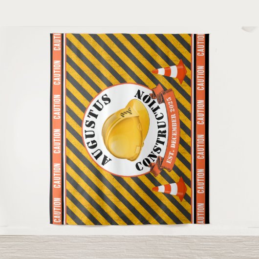 工事用ヘルメット|黒と黄色の1歳誕生日 タペストリー (正面)