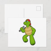 工具とキャップを持つメカニックのカメ ポストカード (正面/裏面)