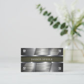 工業用ブラシ仕上げメタルとオリーブグリーン 名刺 (スタンド正面)