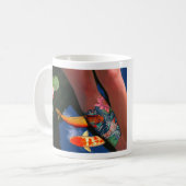 左コイの入れ墨ユリの池のマグ コーヒーマグカップ (正面左)