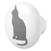左向きに座る灰色の猫 セラミックノブ (右)