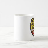 左手のコップ コーヒーマグカップ (中央)