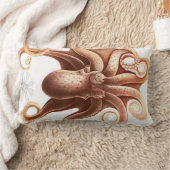 巨大で赤いイカかタコ航海のなテーマの腰神経のPlw ランバークッション (ブランケット)