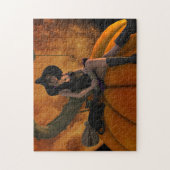 巨大なカボチャの魔女と猫 ジグソーパズル (縦)