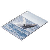 巨大なクジラが海から飛び出す ノートブック (左側)