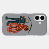 巨大なタコとポーズをとるスクーバダイバー URM Case-Mate iPhoneケース (裏面 (横))