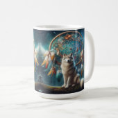 巨大なドリームキャッチャーを守る狼 コーヒーマグカップ (正面右)