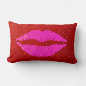 巨大なピンクの唇の赤いグリッター背景 ランバークッション (正面)