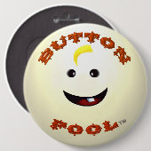 巨大なボタン「Button Fool」ラウンドボタン 缶バッジ (正面&裏面)