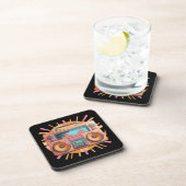 巨大なレトロ80年代のブームボックスに日が差すことを入れた。 コースター (右側)