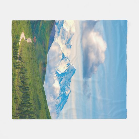 巨大な山々と周りを疑問に思 フリースブランケット (正面(横))