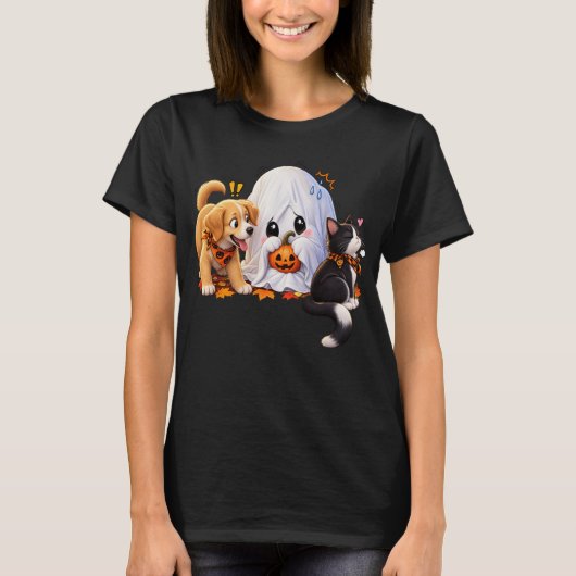 巨大な幽霊が小さなカボチャの陰に隠れてハロウィン Tシャツ (正面)