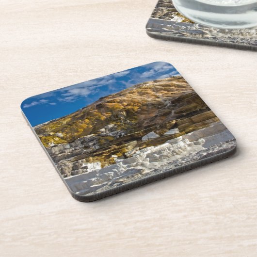 巨大な温泉 コースター (左側)