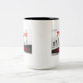 巨大な(1912-2012年の)マグ ツートーンマグカップ (中央)