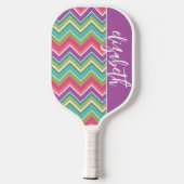 巨大カラフルパステルシェブロン模様 – スクリプト名 ピックルボールラケット (裏面)
