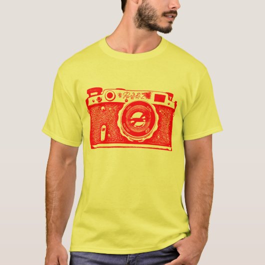 巨大ソ連ロシアのカメラ – 赤 Tシャツ (正面)