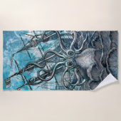 巨大タコブルーシーモンスターセーリングボート ビーチタオル (正面)