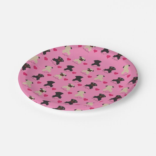 巻き毛の尾Squishy顔の前部背部パグのパーティー ペーパープレート (アングル)