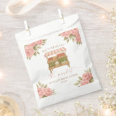 市場から届いたばかりのウェディングシャワーのギフト フェイバーバッグ (クリップ留めされた状態)