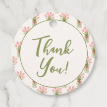 市場から届いたばかりのフレッシュなピンクの花を飾った華やかなブライダルシャワー