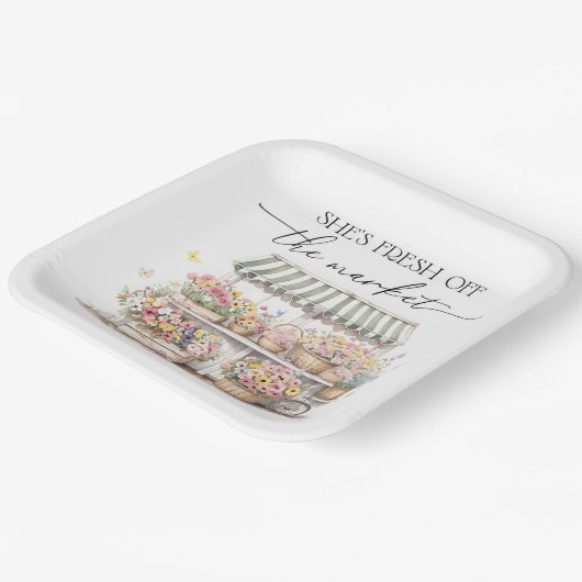 市場から届いたばかりのブライダルシャワー ペーパープレート (傾斜あり)