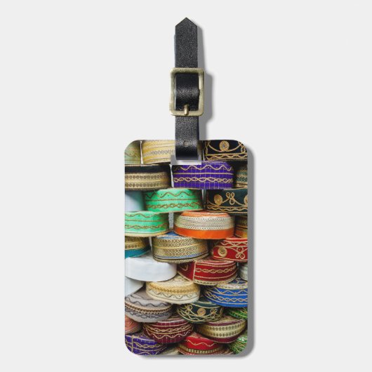 市場でのアラブ帽 ラゲッジタグ (正面縦)