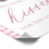 市場を離れて、何人のキスがサインするか推測する ポスター (角)