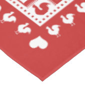 市松模様になる赤と白のオンドリおよびハート テーブルクロス (アングル)