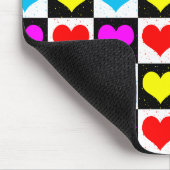 市松模様にカラフルハート マウスパッド (コーナー)