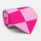 市松模様にスクエアライトホットピンクジオメトリ ネクタイ (ロール)