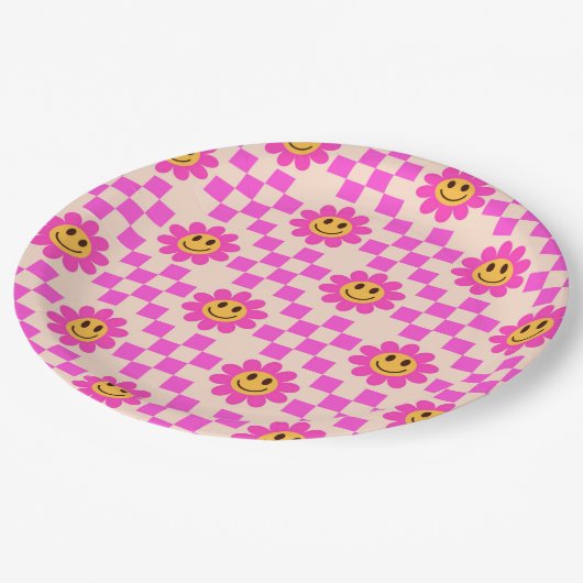 市松模様にピンクの微笑み花 ペーパープレート (アングル)