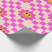 市松模様にピンクの微笑み花 ラッピングペーパー (角)